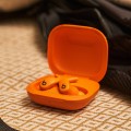 Apple Słuchawki Powerbeats Fit - bezprzewodowe douszne słuchawki sportowe - pomarańczowa iskra